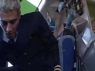 Schwer sex mit sehr heiß stewardesses