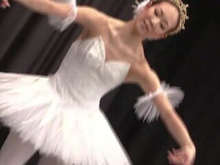 Ballet ถุงน่องแบบมีสายรัด torn ชุด ขึ้น ในระหว่าง บทเรียน