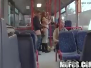 Mofos b laturi - bonnie - public Adult clamă oraș autobus footage.