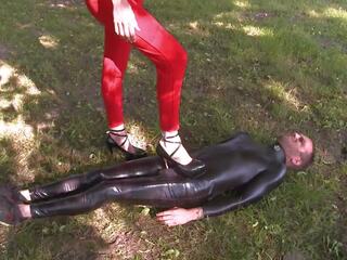 A Walk with the Slave Outdoors in Public Parc: Free xxx clip 94